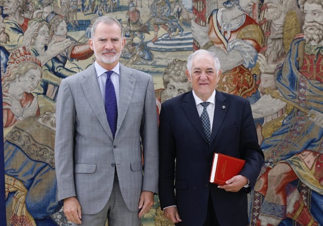El Presidente del Tribunal Constitucional presenta a SM el Rey la Memoria 2024